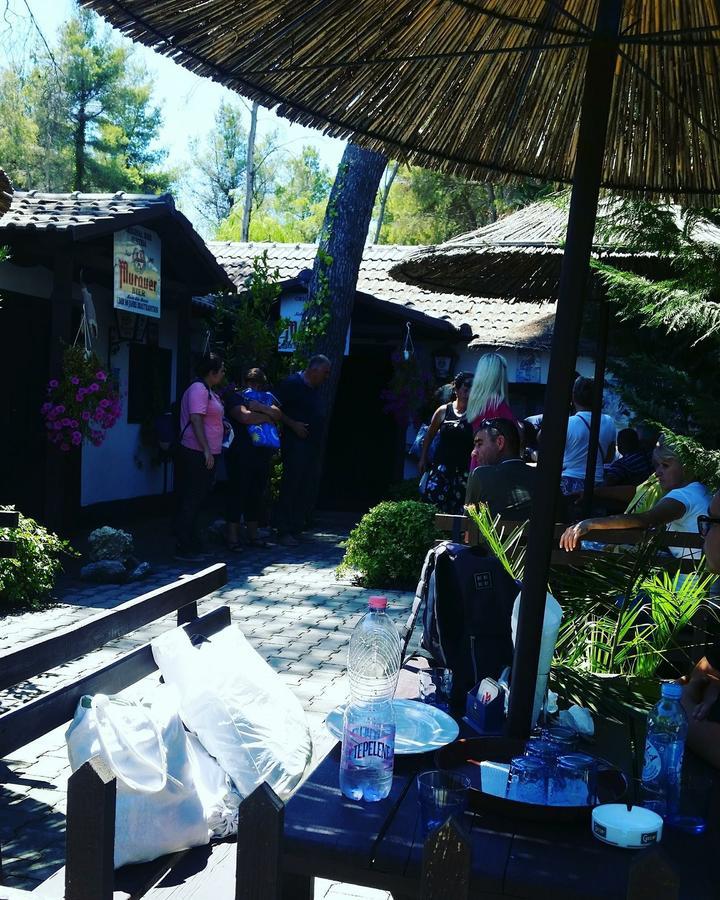 Gjestgiverier Viena Kompleks Golem (Tirana)